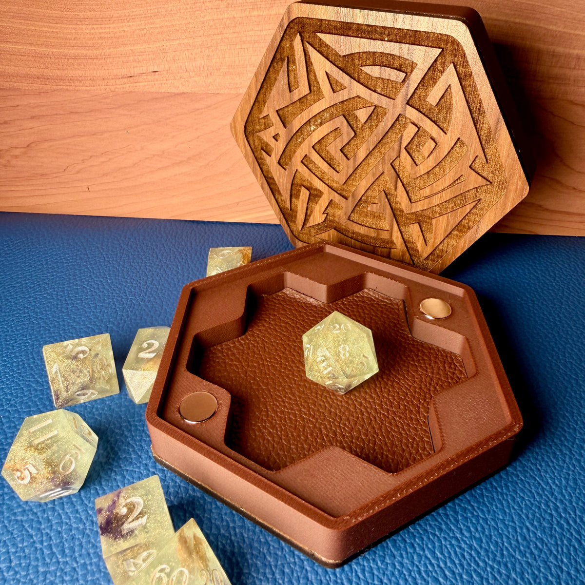 Stratum Dice Case