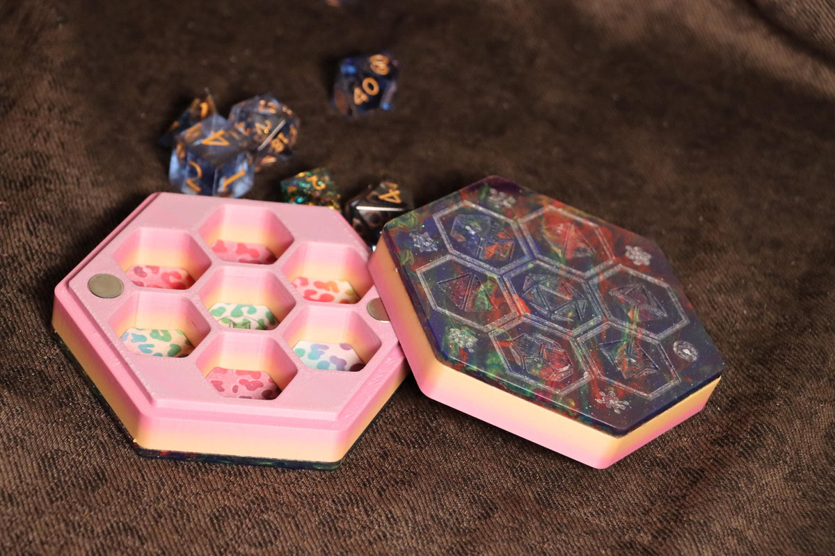 Stratum Dice Case